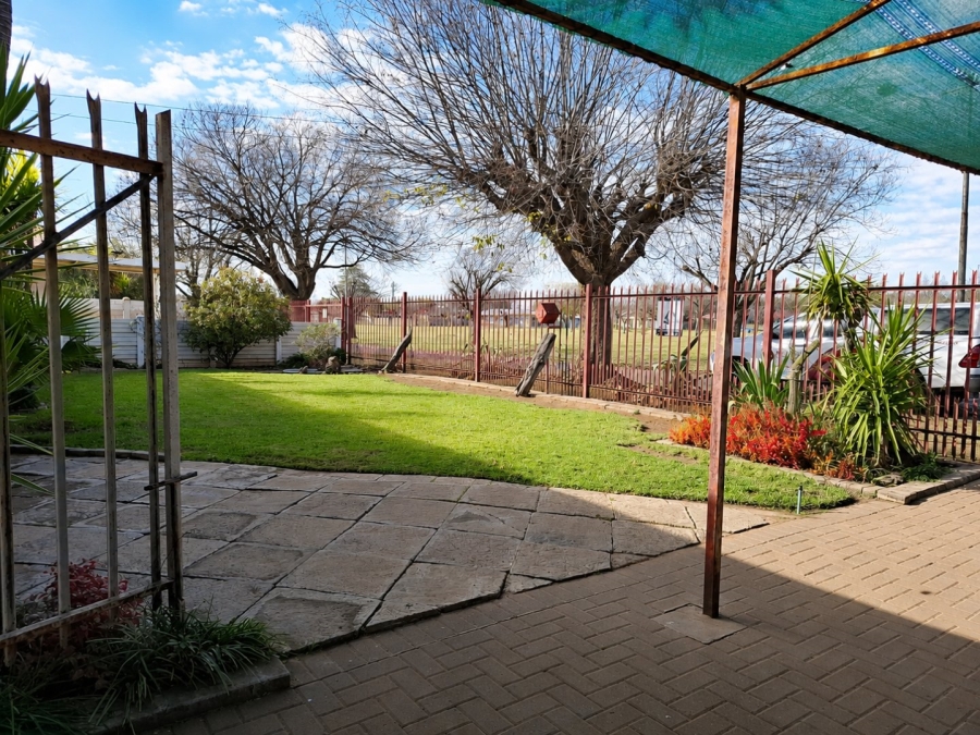 4 Bedroom Property for Sale in Wilgehof Free State